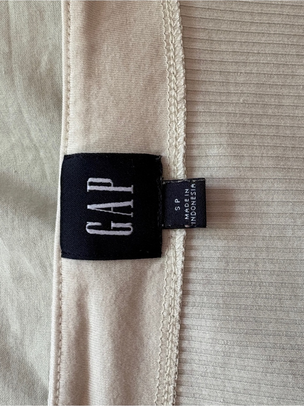 GAP Light Cream Ribbed Button-Front Long Sleeve Top - Picture 3 of 3